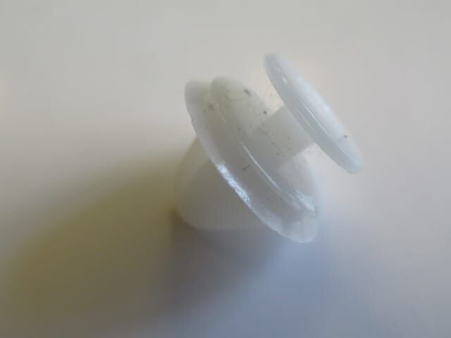 UNIVERSAL UNIVERSAL-; KAPI DÖŞEME KLİPSİ (CLIO/KANGOO)