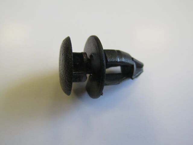 UNIVERSAL UNIVERSAL-; KAPI DÖŞEME KLİPSİ (TRAFIC/KANGOO)