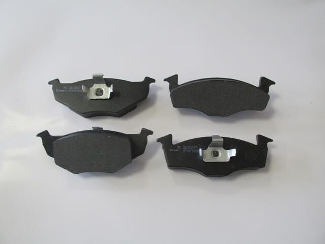 SEAT IBIZA- 93/96; ÖN FREN BALATASI (DİSK) (141,6X50X18,80/141,6X47,4X18,80) (BRAMAX)