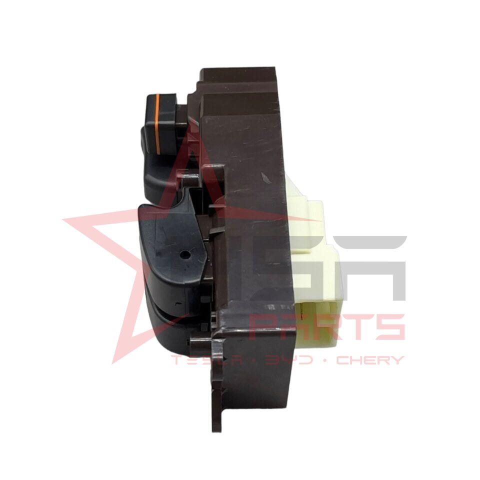 2000-2005 Toyota Yaris Sol Ön Cam Açma Düğmesi (Çiftli) 84820-0D040