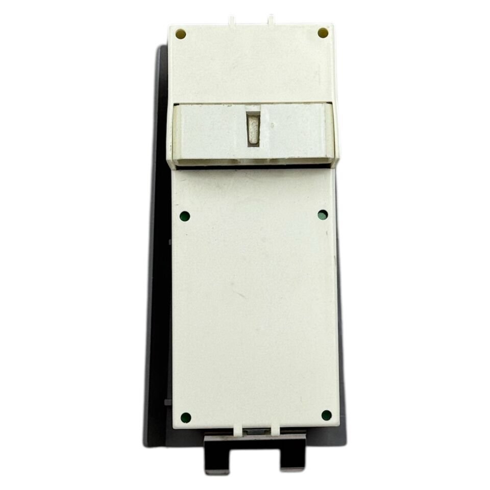 Mıtsubıshı Düğme Cam Açma Canter 635/539/659 06-10 Ön Sol (Çiftli/Merkezi Kilit Tip)