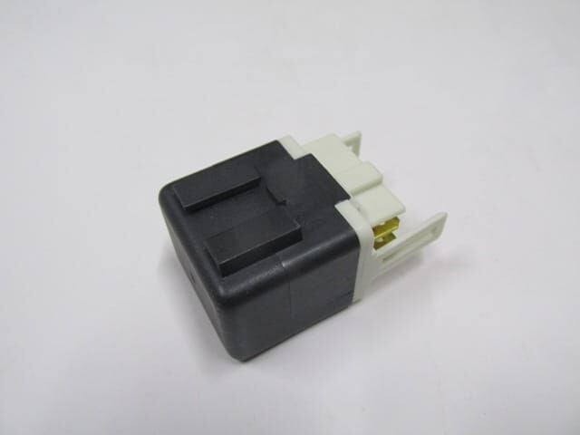 UNIVERSAL UNIVERSAL-; ROLE (5 UÇLU) SİYAH (H302 TİPİ)TÜM JAPON/KORE ARAÇLAR İÇİN