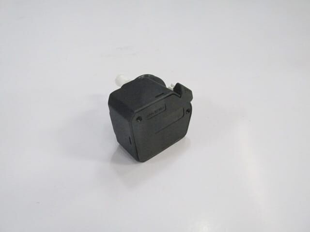 VOLKSWAGEN GOLF- 4- 98/04; FAR MOTORU (12V) (BFN)
