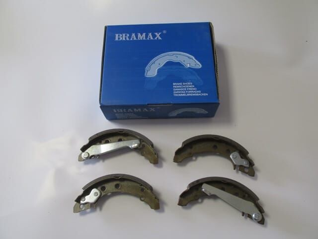 VOLKSWAGEN GOLF- 1/2- 74/91; ARKA FREN PABUCU (90X31)(BRAMAX)