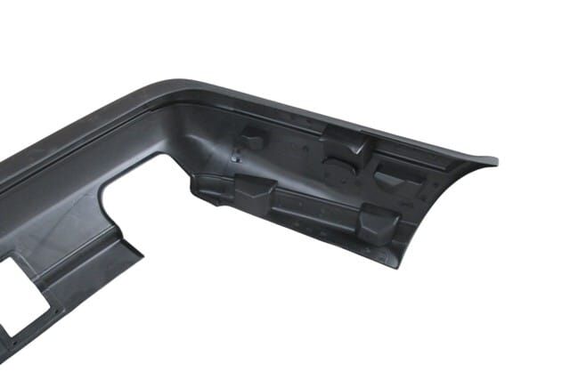 BMW 5 SERI- E34- 88/95; ARKA TAMPON SİYAH (KENDİNDEN BANTLI/ÇEKİ DEMİRİ KAPAKLI) (M-TECH/M5)