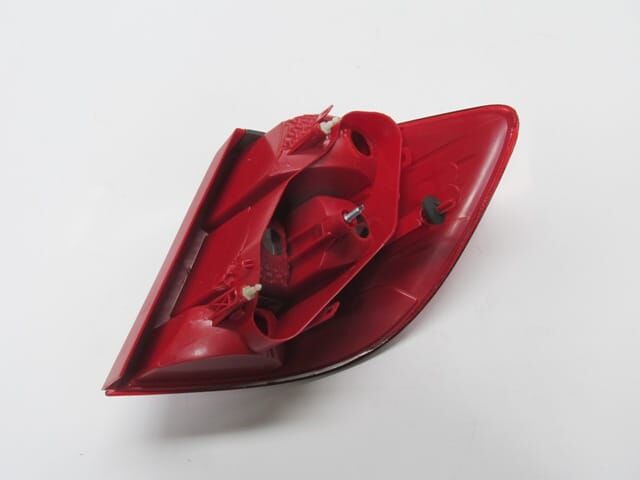 RENAULT SYMBOL- THALIA- SD- 09/12; STOP LAMBASI SOL KIRMIZI/BEYAZ DUYSUZ (MARS) (E MARKLI)