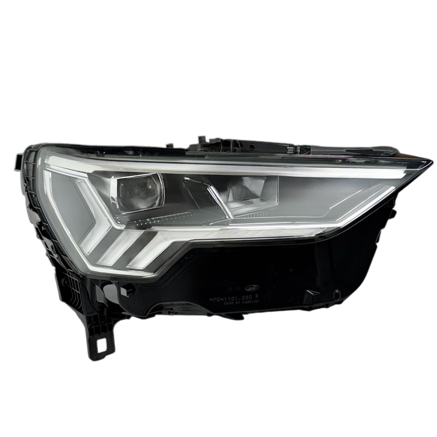 Audı Far Q3 19-23 Sağ (Beyinler Üstünde)