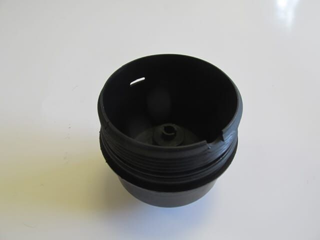 OPEL MERIVA- 03/10; MOTOR YAĞ FİLTRE KAPAĞI (1.3 JTD) (PLASTİK)