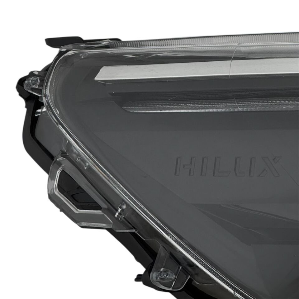 Toyota Far Hılux Revo 21-24 Sağ (Mercekli/İçi Krom)/(Hılux Yazılı-hi-cruiser)