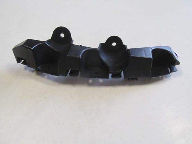 DACIA DUSTER- 18/24; ÖN TAMPON BAĞLANTI BRAKETİ SAĞ