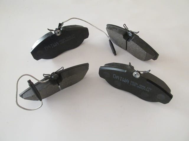 RENAULT TRAFIC- 2- 04/14; ÖN FREN BALATASI (2 KABLOLU)(DİSK)(145x60,5x18) (BRAMAX)