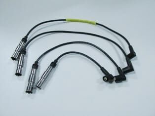 VOLKSWAGEN POLO- CLASSIC- 96/01; BUJİ KABLOSU TAKIM (8V)(AKL-AEH)1.6 cc (YOW JUNG)