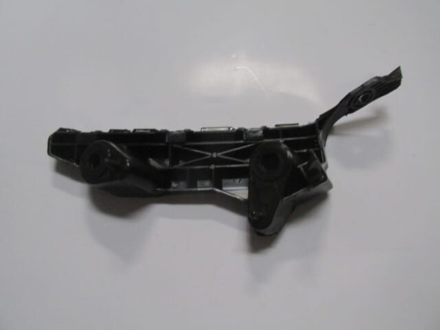 MAZDA 3- SD/HB- 14/16; ÖN TAMPON BRAKETİ SAĞ (PLASTİK) (TYG)