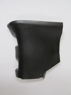 AUDI A6- 98/01; MARŞPİYEL PLASTİĞİ UÇ PARÇA SAĞ SİYAH (BFN)