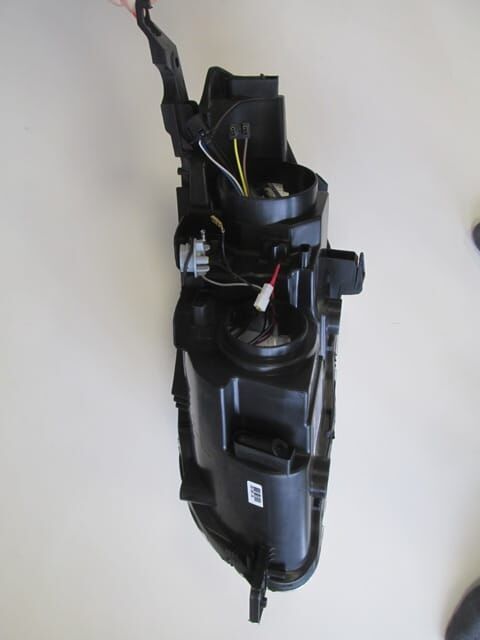 PEUGEOT 301- 13/16; FAR LAMBASI SAĞ MANUEL/ELEKTRİKLİ (H7/H1) (AYFAR) (E MARKLI)