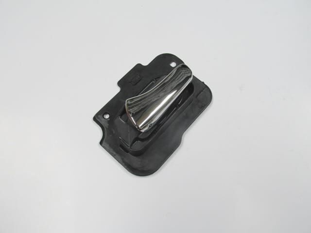 OPEL VECTRA- B- 96/99; ARKA KAPI İÇ AÇMA KOLU SOL SİYAH (ELCEĞİ NİKELAJLI) (TYG)