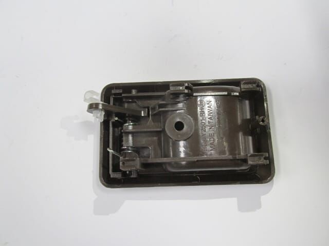 TOYOTA HILUX- PICK UP LN85- 89/97; ÖN/ARKA KAPI İÇ AÇMA KOLU SAĞ KAHVE (HUSHAN)