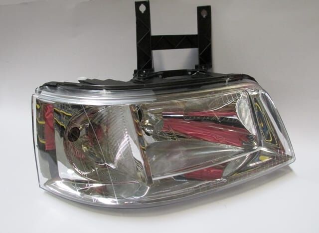 VOLKSWAGEN TRANSPORTER- T5- 04/06; FAR LAMBASI SAĞ ELEKTRİKLİ/MOTORLU/BRAKETLİ (AYFAR) (E MARKLI)