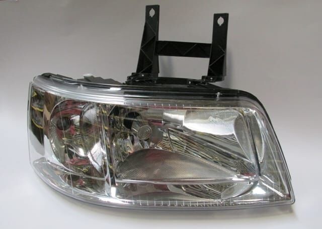 VOLKSWAGEN TRANSPORTER- T5- 04/06; FAR LAMBASI SAĞ ELEKTRİKLİ/MOTORLU/BRAKETLİ (AYFAR) (E MARKLI)