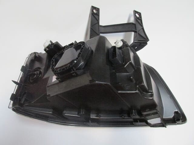 VOLKSWAGEN TRANSPORTER- T5- 04/06; FAR LAMBASI SOL ELEKTRİKLİ/MOTORLU/BRAKETLİ (AYFAR) (E MARKLI)