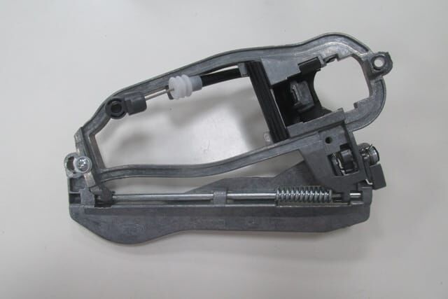 BMW X5- E53- 00/03/04/06; ÖN KAPI DIŞ AÇMA KOL MEKANİZMASI SAĞ