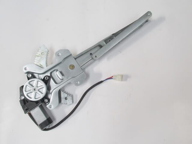 DAEWOO MATIZ- 98/01; ÖN CAM KRİKOSU SAĞ ELEKTRİKLİ/MOTORLU