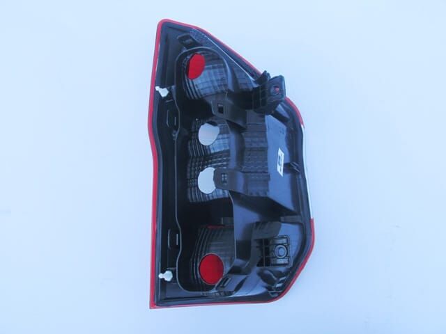 FORD TOURNEO COURIER- 18/23; STOP LAMBASI SAĞ KIRMIZI/BEYAZ (MARS) (E MARKLI)