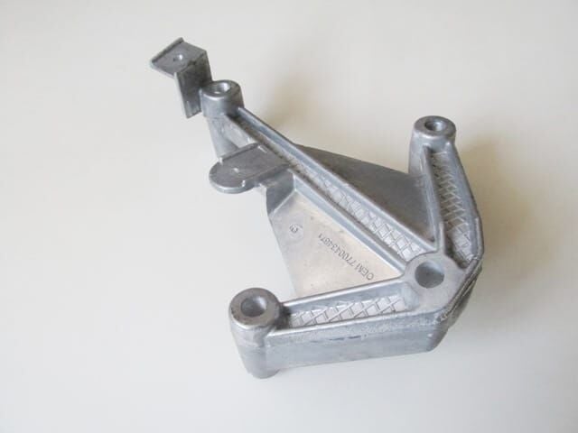 RENAULT KANGOO- 98/03; ŞANZUMAN BAĞLANTI AYAĞI SAĞ 1.4CC BENZİNLİ/1.9CC DİZEL