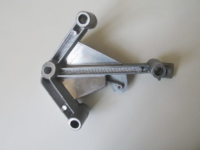 RENAULT KANGOO- 98/03; ŞANZUMAN BAĞLANTI AYAĞI SAĞ 1.4CC BENZİNLİ/1.9CC DİZEL