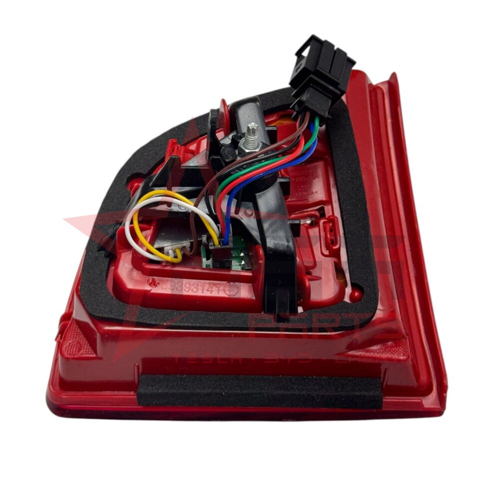 Audi A6 Sol İç Stop (Ledli) 2009-2011 (4FD945093J)