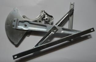 TOYOTA RAV4- 01/04; ÖN CAM KRİKOSU SOL ELEKTRİKLİ/MOTORSUZ (HUSHAN)