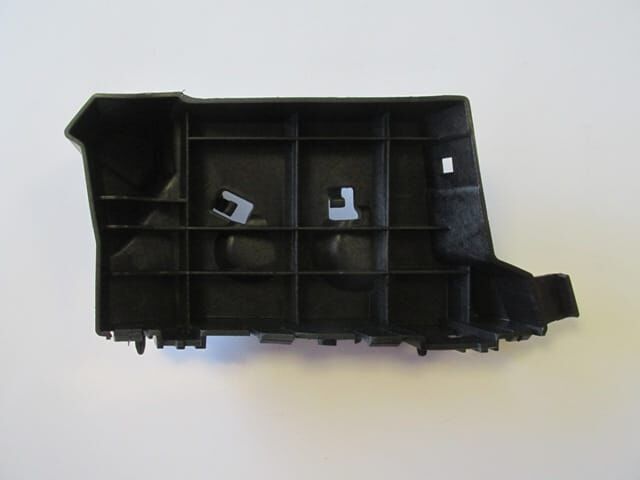 FORD TOURNEO COURIER- 14/18; ÖN TAMPON BAĞLANTI BRAKETİ SAĞ