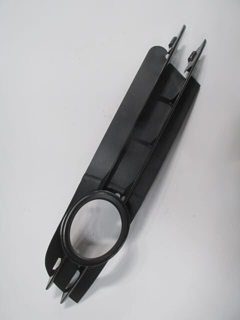 AUDI A6- 05/09; SİS LAMBA KAPAĞI SOL SİYAH SİS DELİKLİ (BENZİNLİ)(TW)